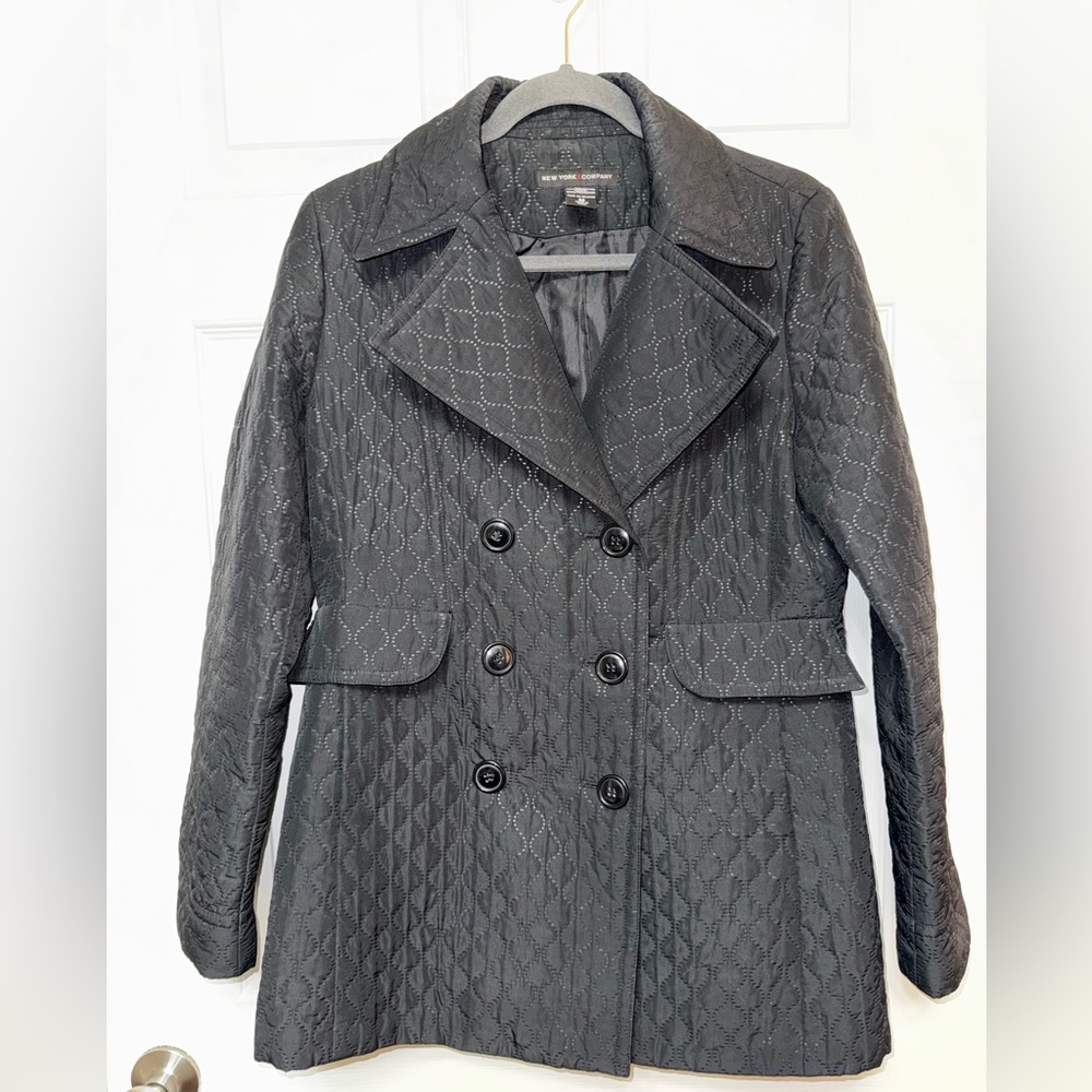 New York & Company Black Quilted Short Trench Coat | Medium
